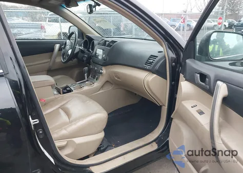 2012 Toyota Highlander Se V6 z USA, uszkodzony, nr VIN 5TDBK3EH2CS152382